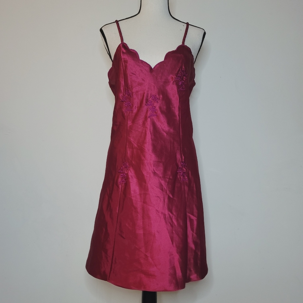 LORD AND TAYLOR Valentines intimate chemise